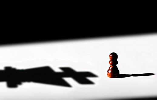 
	سایه قدرت، بزرگ‌تر از خود قدرت.
