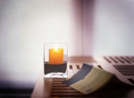 به جای درس خواندن شمع روشن کن!