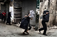 
	فرار از جنگ در حلب...
